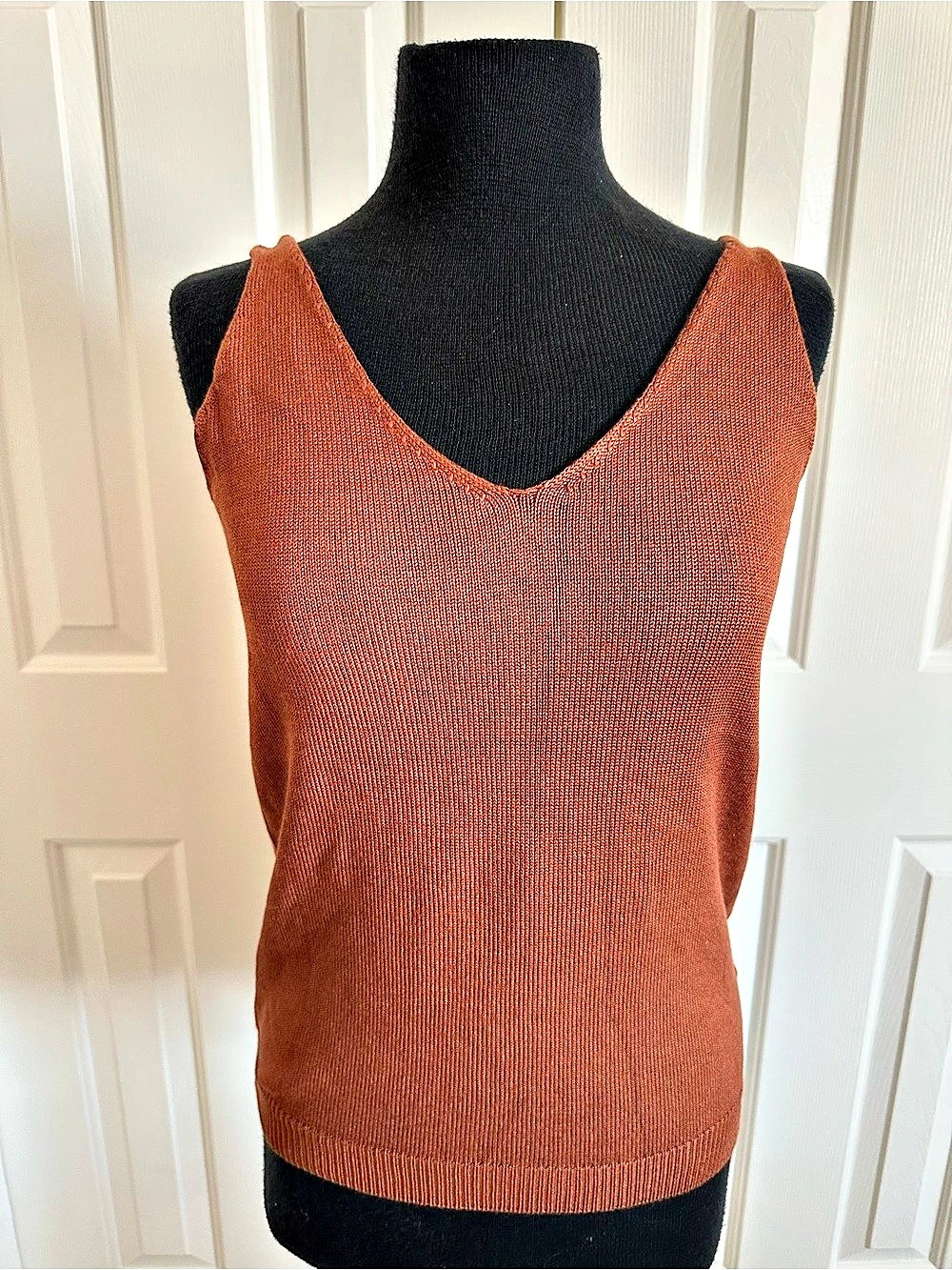 TANKANEO RP5791 Ribbed V-Neck Tank in Brown Small NWT